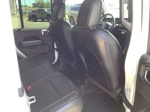 Used 2023 Jeep Wrangler Unlimited Sahara AWD/4WD image 37