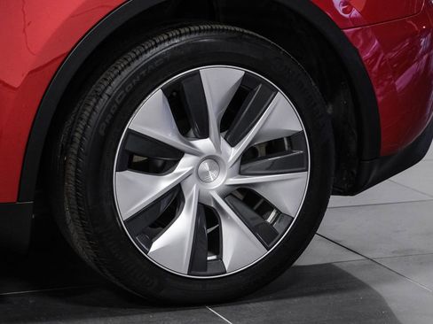 Used 2023 Tesla Model Y Long Range AWD/4WD image 55