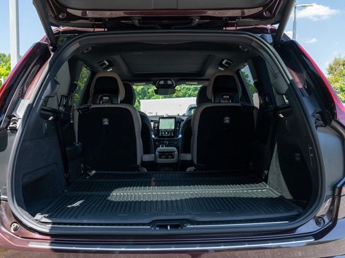 Used 2025 Volvo XC90 T8 Ultra AWD/4WD image 14