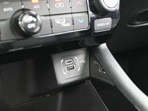 Used 2022 Jeep Compass Limited w/ Sun and Sound Group image 23