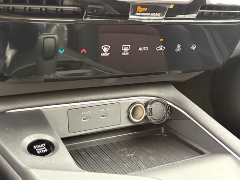 New 2026 Nissan Sentra SR FWD image 18