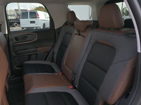 Used 2024 Ford Bronco Sport Outer Banks w/ Tech Package AWD/4WD image 11