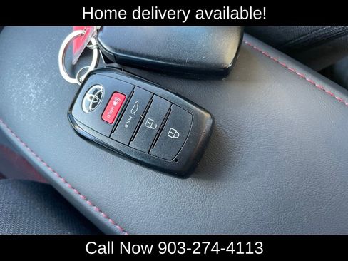 Used 2024 Toyota Corolla SE image 29