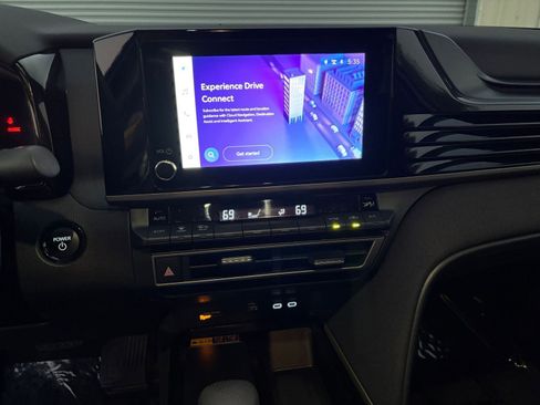 Used 2025 Toyota Camry LE image 18