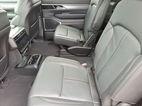 New 2026 Jeep Grand Wagoneer L image 16