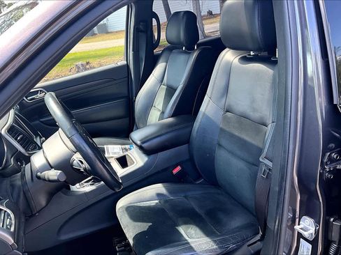 Used 2017 Jeep Grand Cherokee Altitude image 8