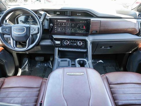 Used 2025 GMC Sierra 3500 Denali Ultimate AWD/4WD image 13