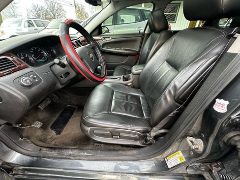 Used 2011 Chevrolet Impala LT w/ Luxury Edition Package image 9