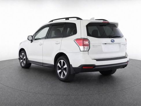 Used 2017 Subaru Forester 2.5i Limited AWD/4WD image 3