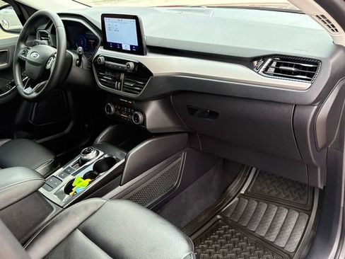 Used 2022 Ford Escape SEL w/ Technology Package FWD image 31