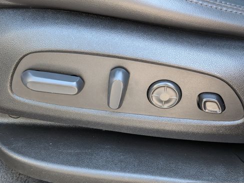 Used 2023 Buick Enclave Avenir w/ Avenir Technology Package FWD image 22