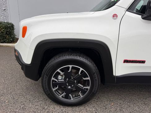 Used 2023 Jeep Renegade Trailhawk image 12