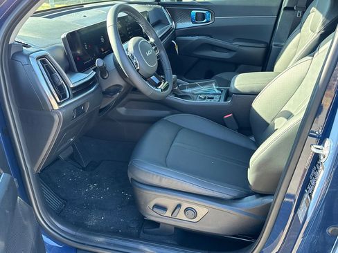 Certified 2025 Kia Sorento S w/ Panoramic Sunroof Package FWD image 9
