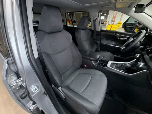 Used 2025 Toyota RAV4 XLE w/ Convenience Package image 31