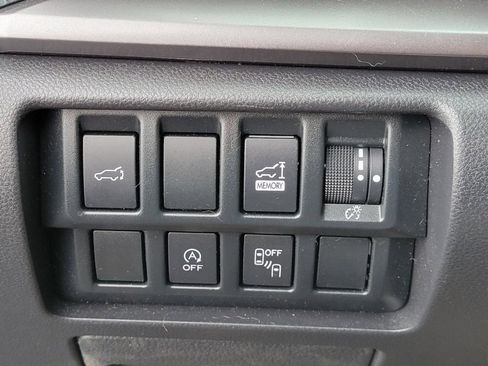 Used 2020 Subaru Forester Premium AWD/4WD image 29