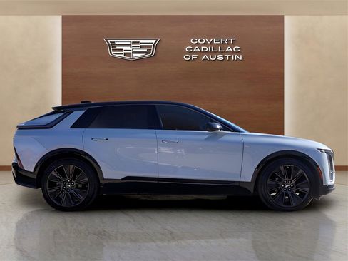 Used 2024 Cadillac Lyriq Sport image 4