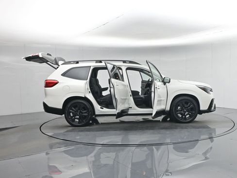 Used 2023 Subaru Ascent Onyx Edition Limited image 5