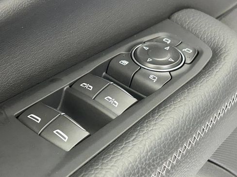 Used 2025 GMC Yukon XL Denali AWD/4WD image 35