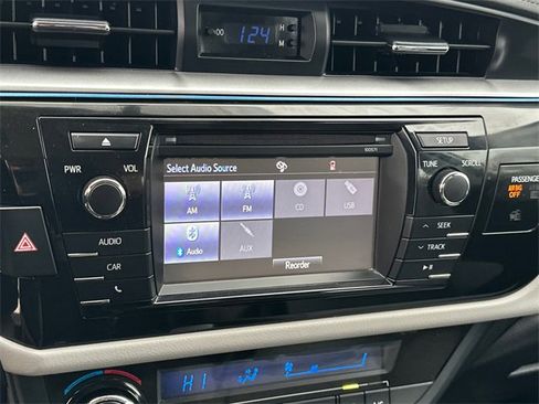 Used 2016 Toyota Corolla LE image 22