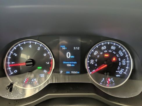 Used 2019 Toyota RAV4 XLE Premium image 28