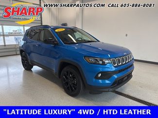 Used 2022 Jeep Compass Latitude image 1