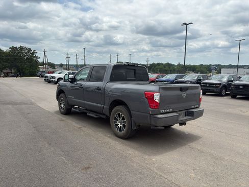 Used 2024 Nissan Titan SV w/ SV Convenience Package AWD/4WD image 2