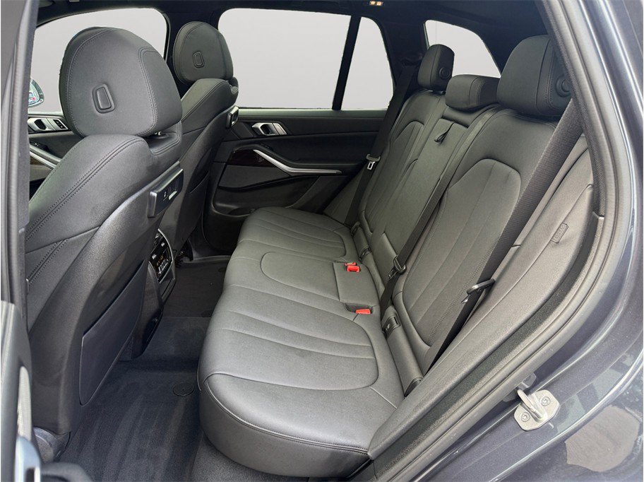 Used 2021 BMW X5 sDrive40i w/ Premium Package RWD image 41