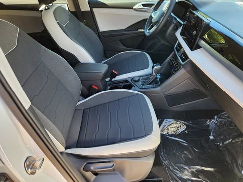 New 2025 Volkswagen Taos SE image 13