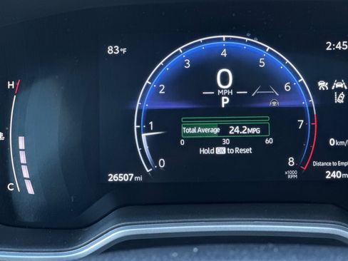 Certified 2023 Toyota Corolla Cross XLE image 3