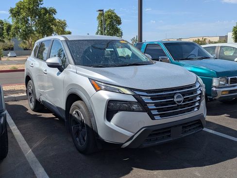Used 2024 Nissan Rogue SV FWD image 1