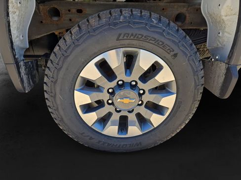 Used 2024 Chevrolet Silverado 2500 Custom AWD/4WD image 13