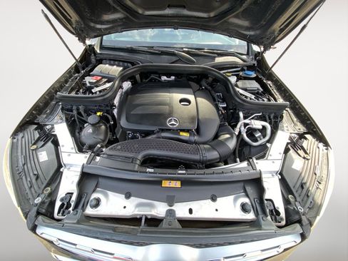 Used 2022 Mercedes-Benz GLC 300 GLC 300 image 32