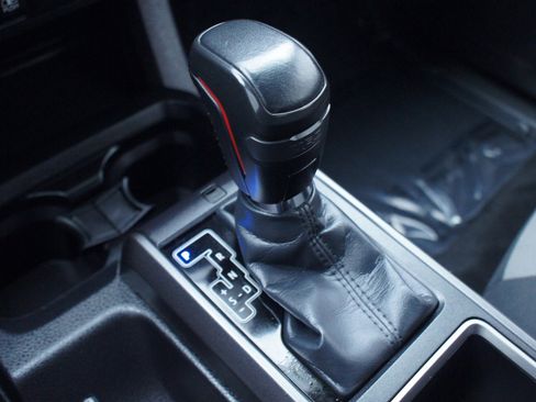 Used 2023 Toyota Tacoma TRD Off-Road image 10