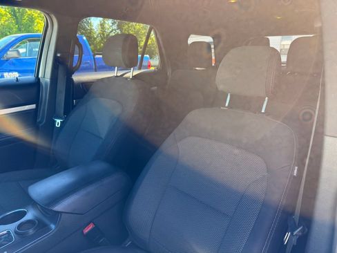 Used 2017 Ford Explorer XLT FWD image 19