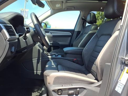 Used 2021 Volkswagen Atlas SEL Premium image 12