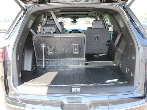 Used 2023 Chevrolet Traverse Premier w/ Redline Edition AWD/4WD image 23