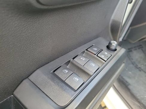 Used 2022 Toyota Tacoma SR w/ SR Convenience Package RWD image 13