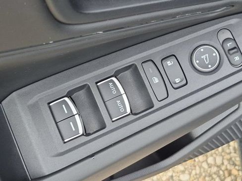 Used 2025 Honda Accord SE image 13