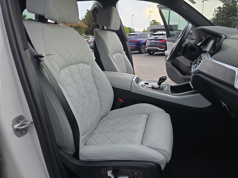 Used 2023 BMW X5 xDrive45e w/ M Sport Package AWD/4WD image 10