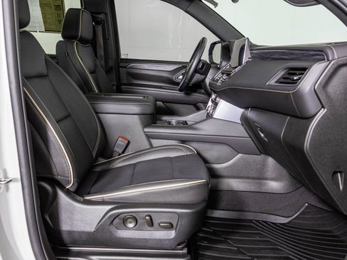 Used 2024 GMC Yukon XL SLT w/ SLT Luxury Package AWD/4WD image 52