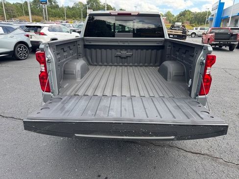 Used 2024 Chevrolet Silverado 1500 LT w/ Z71 Off-Road Package AWD/4WD image 10