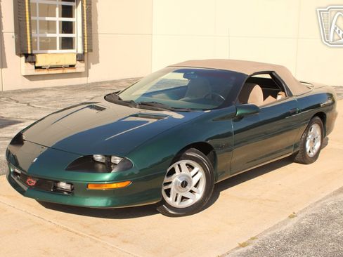 Used 1995 Chevrolet Camaro Z28 image 2
