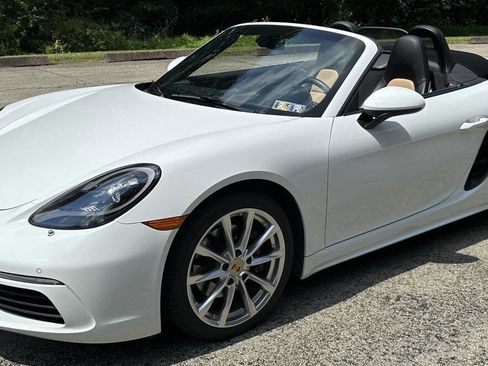 Used 2018 Porsche 718 Boxster Base 2dr Convertible image 19
