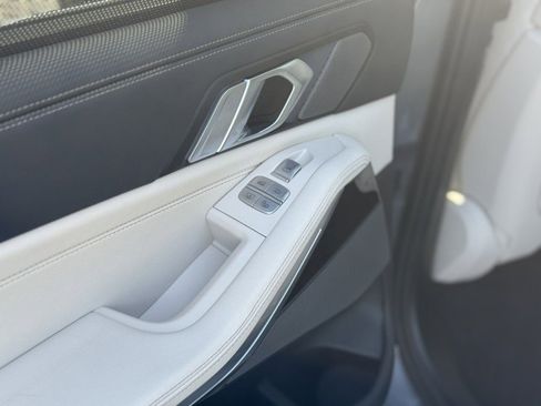 Certified 2025 BMW X7 xDrive40i w/ Executive Package image 18