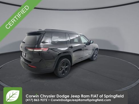 Certified 2025 Jeep Grand Cherokee L Limited w/ Black Appearance Package image 8