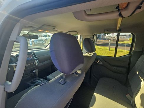 Used 2019 Nissan Frontier SV AWD/4WD image 9