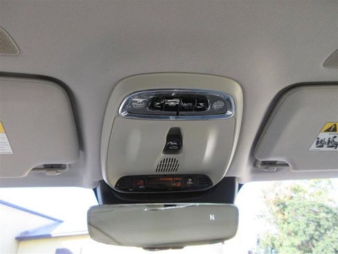 Used 2018 Volvo S90 T5 Momentum w/ Convenience Package image 21