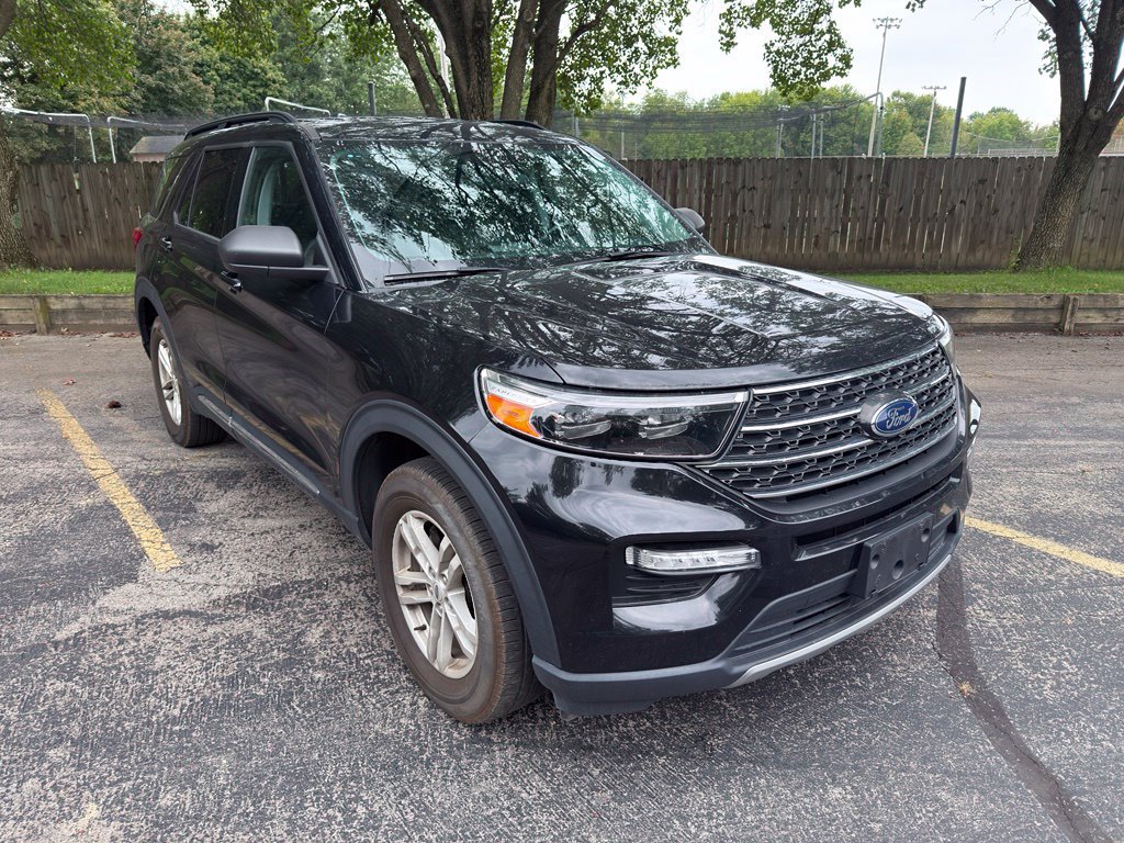 Used 2023 Ford Explorer XLT w/ Equipment Group 202A AWD/4WD image 8