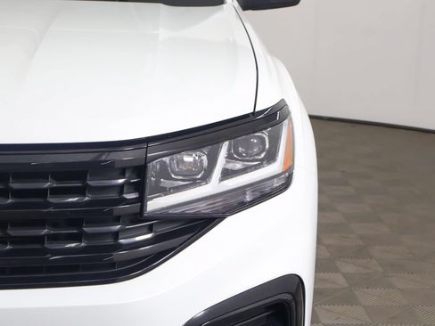 Used 2023 Volkswagen Atlas Cross Sport SEL R-Line AWD/4WD image 17
