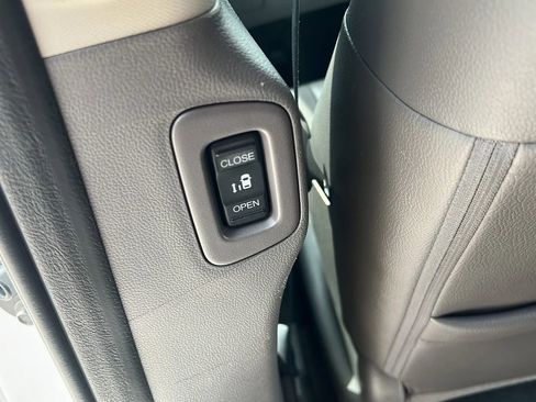 Used 2016 Honda Odyssey Touring image 27